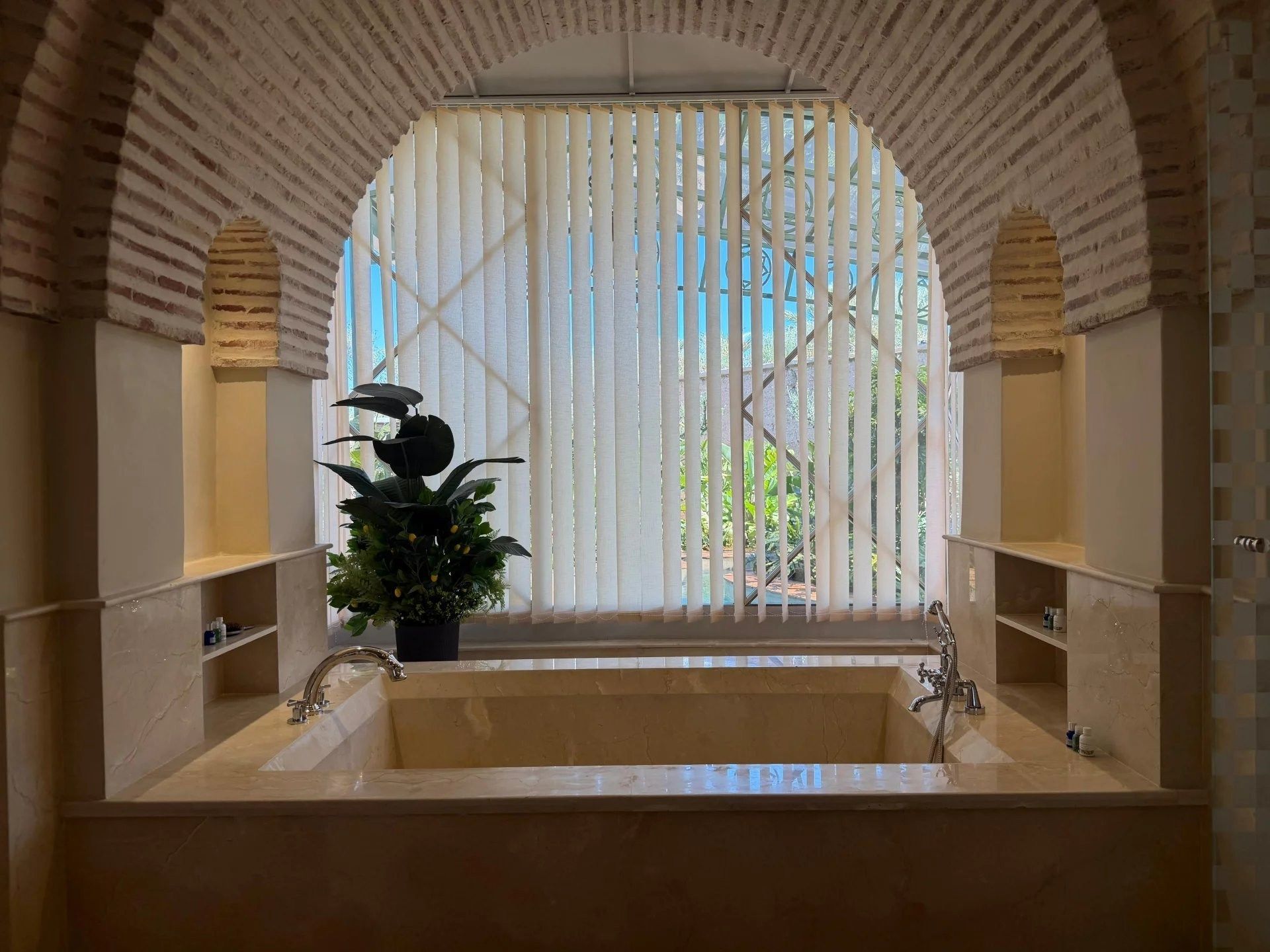 Rent Villa 10&nbsp;rooms 1222&nbsp;m² Marrakech