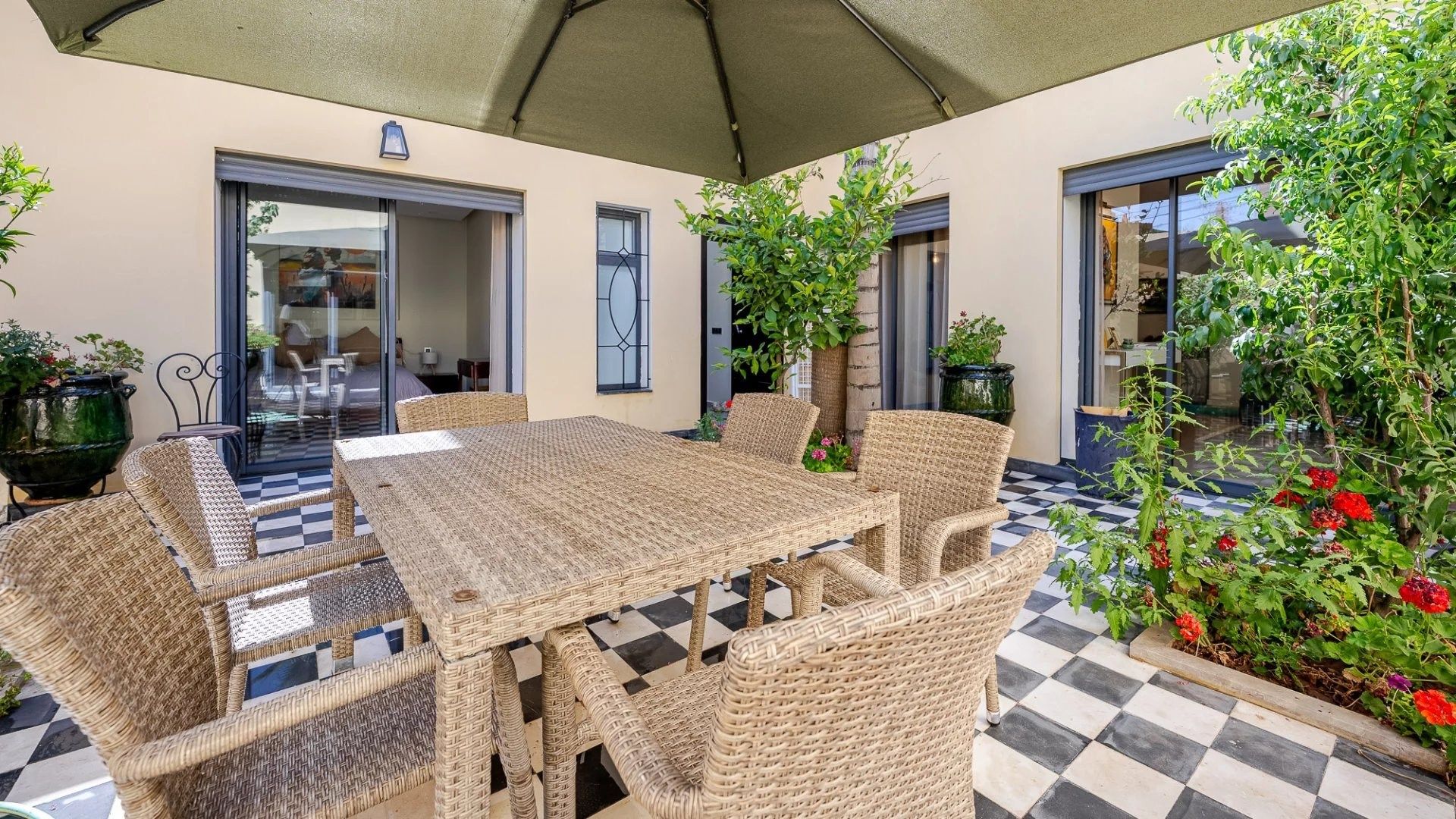 Rent Villa 7&nbsp;rooms 200&nbsp;m² Marrakech