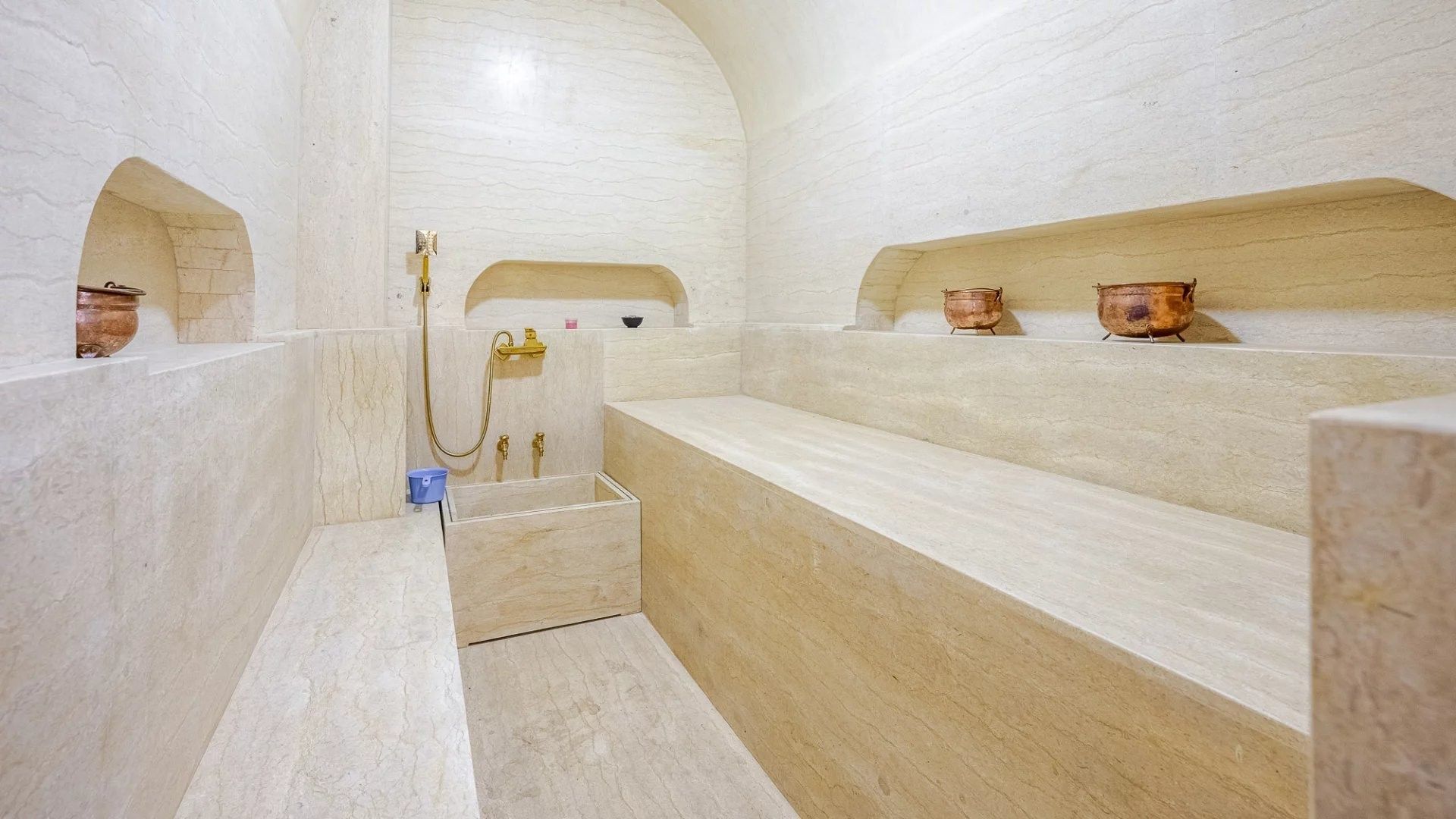 Rent Villa 7&nbsp;rooms 200&nbsp;m² Marrakech