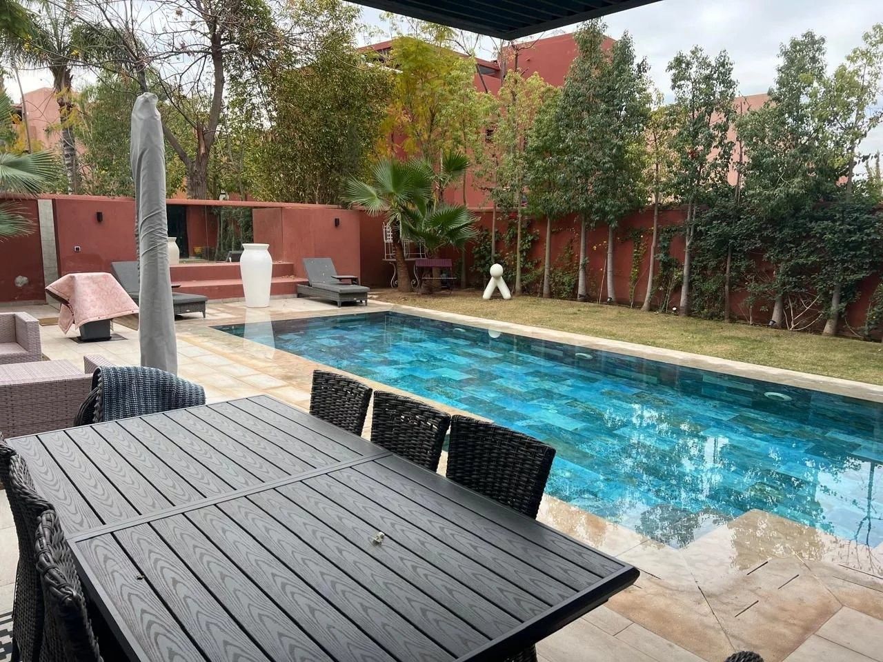 Rent Villa 6&nbsp;rooms 300&nbsp;m² Marrakech