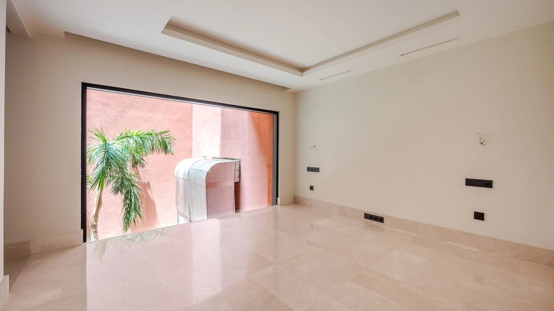 Rent Apartment 6&nbsp;rooms 900&nbsp;m² Marrakech