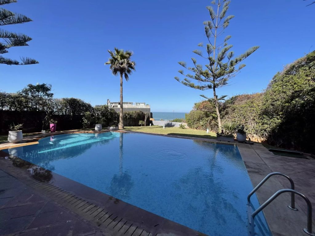 villa 9 rooms for rent on Casablanca (20000) - See details