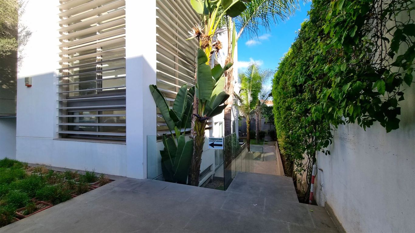 villa 6 rooms for rent on Casablanca (20050) - See details