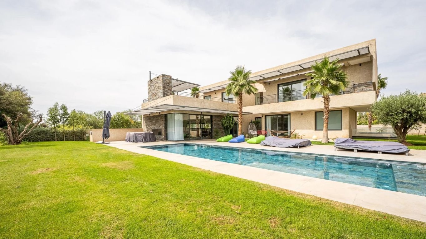 villa 10 rooms for rent on Marrakech (40000) - See details