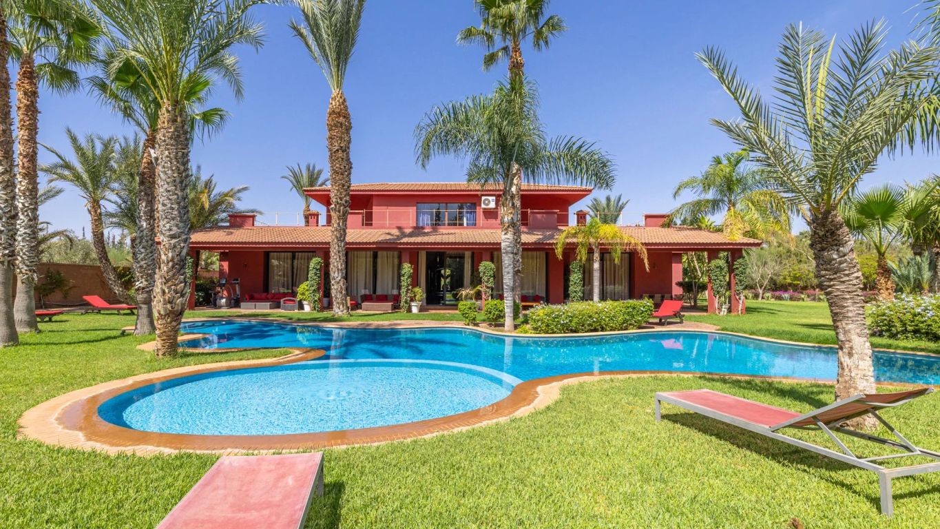 villa 8 rooms for sale on Marrakech (40000) - See details