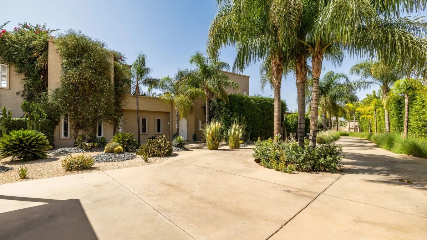 villa 10 rooms for sale on Marrakech (40000) - See details