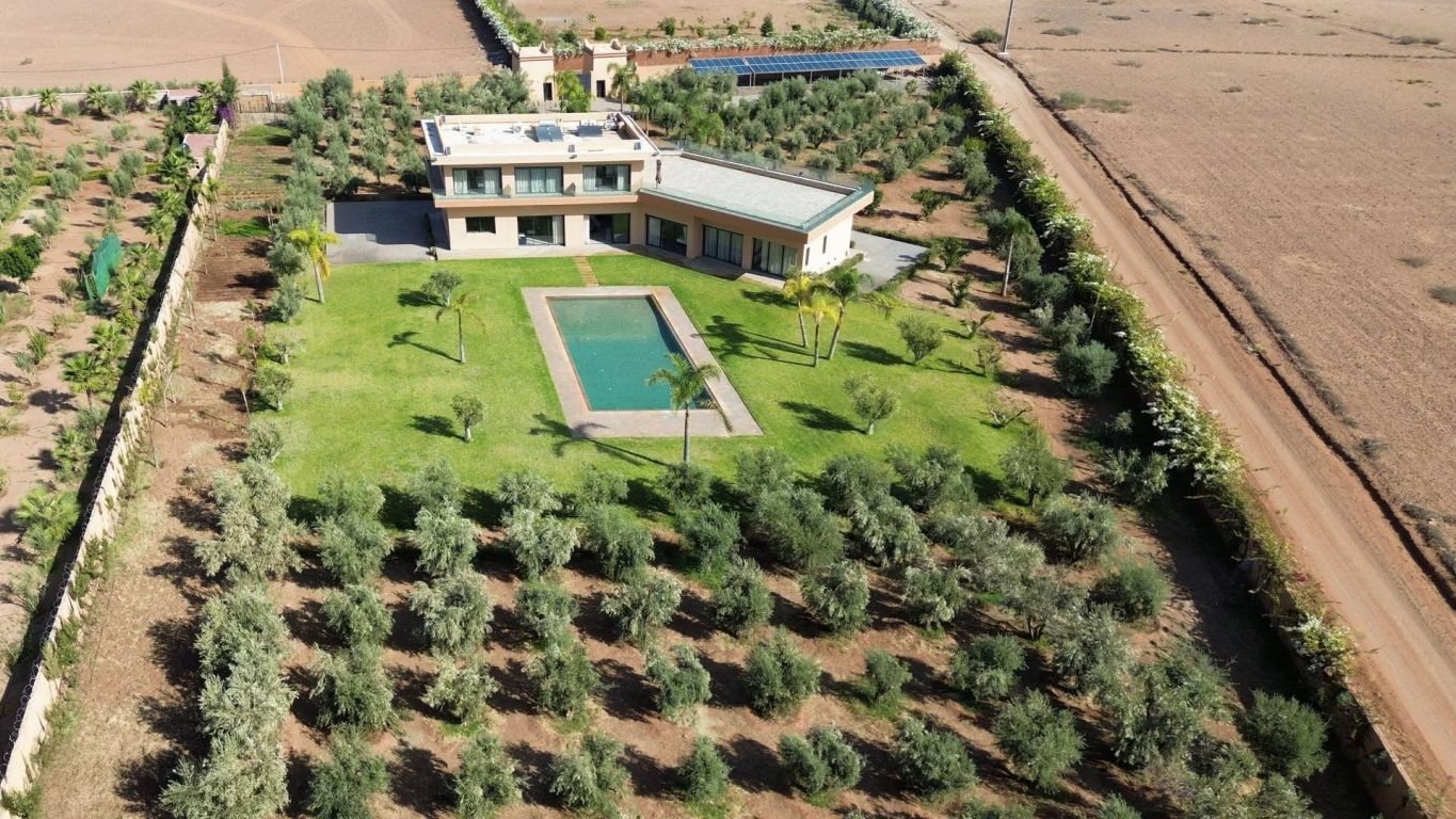 villa 9 rooms for sale on Tameslouhte (42312) - See details