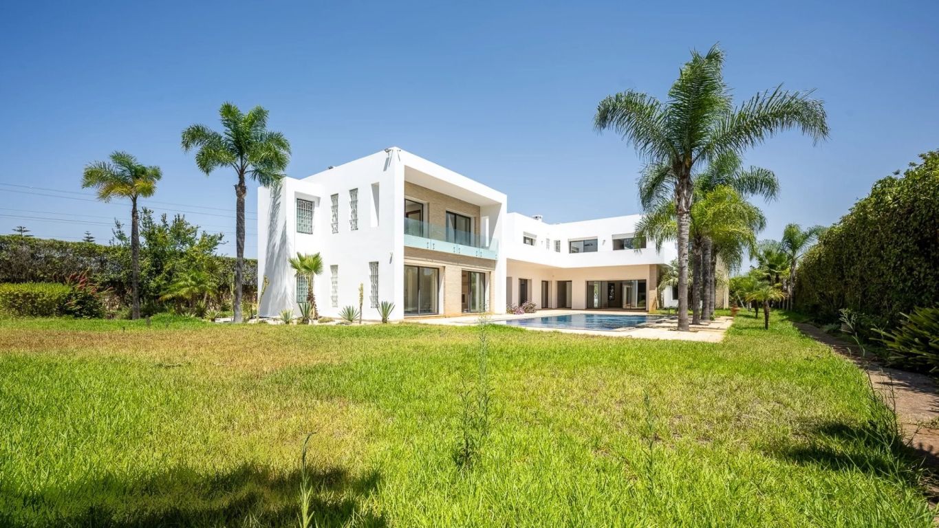 villa 12 rooms for rent on Rabat (10100) - See details