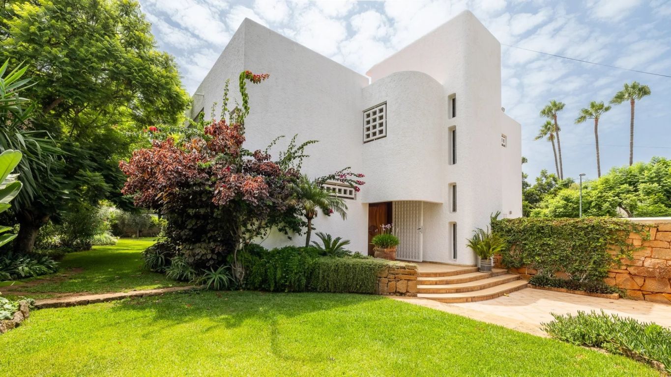 villa 7 rooms for rent on Rabat (10100) - See details