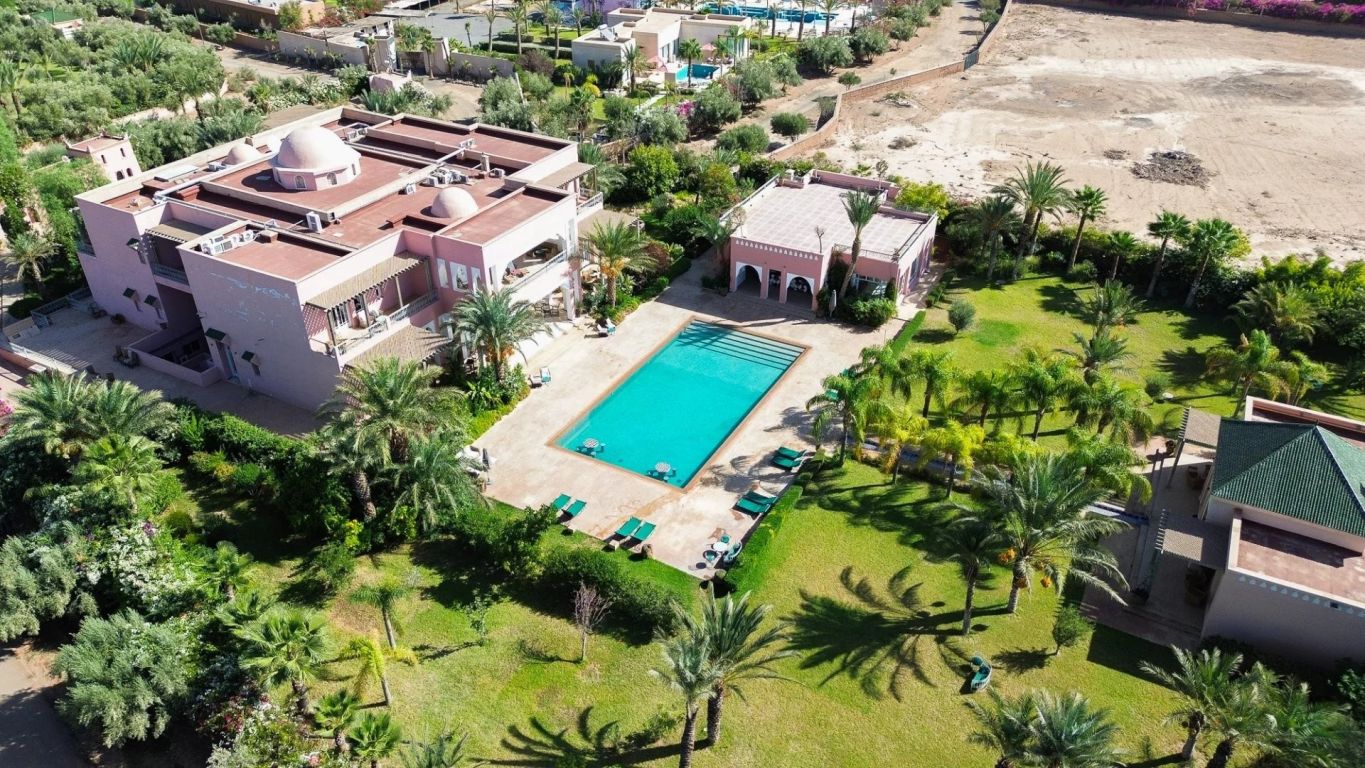 villa 24 rooms for sale on Marrakech (40000) - See details