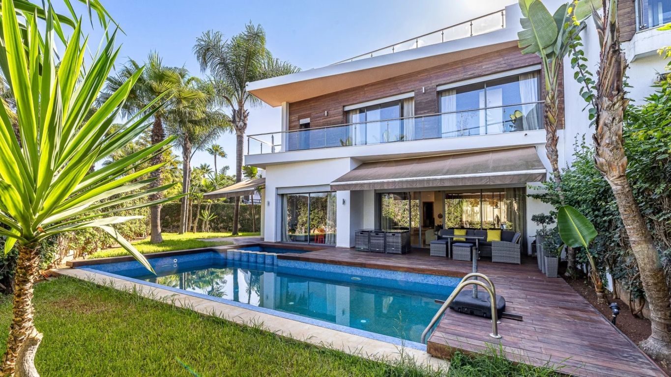 villa 8 rooms for sale on Casablanca (20000) - See details