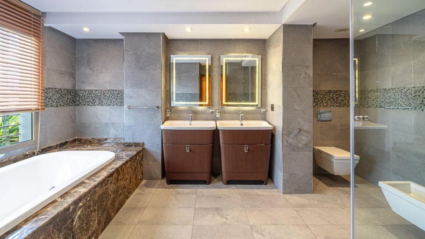 apartment 5 rooms for sale on Casablanca (20000) - See details