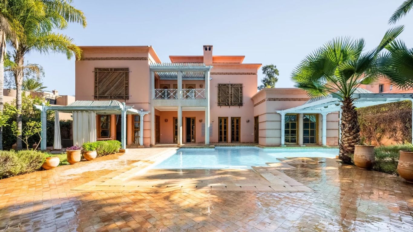 villa 5 rooms for sale on Marrakech (40000) - See details