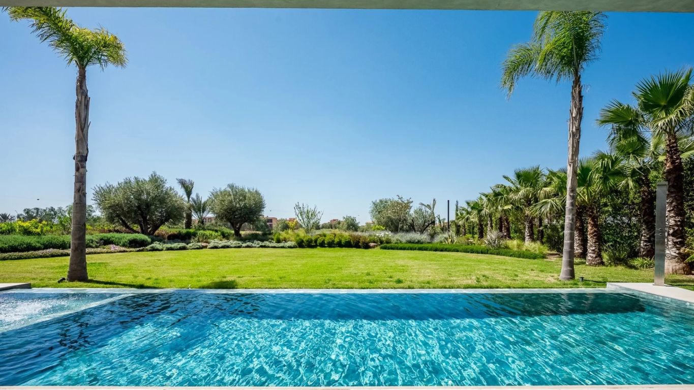 villa 8 rooms for sale on Marrakech (40000) - See details