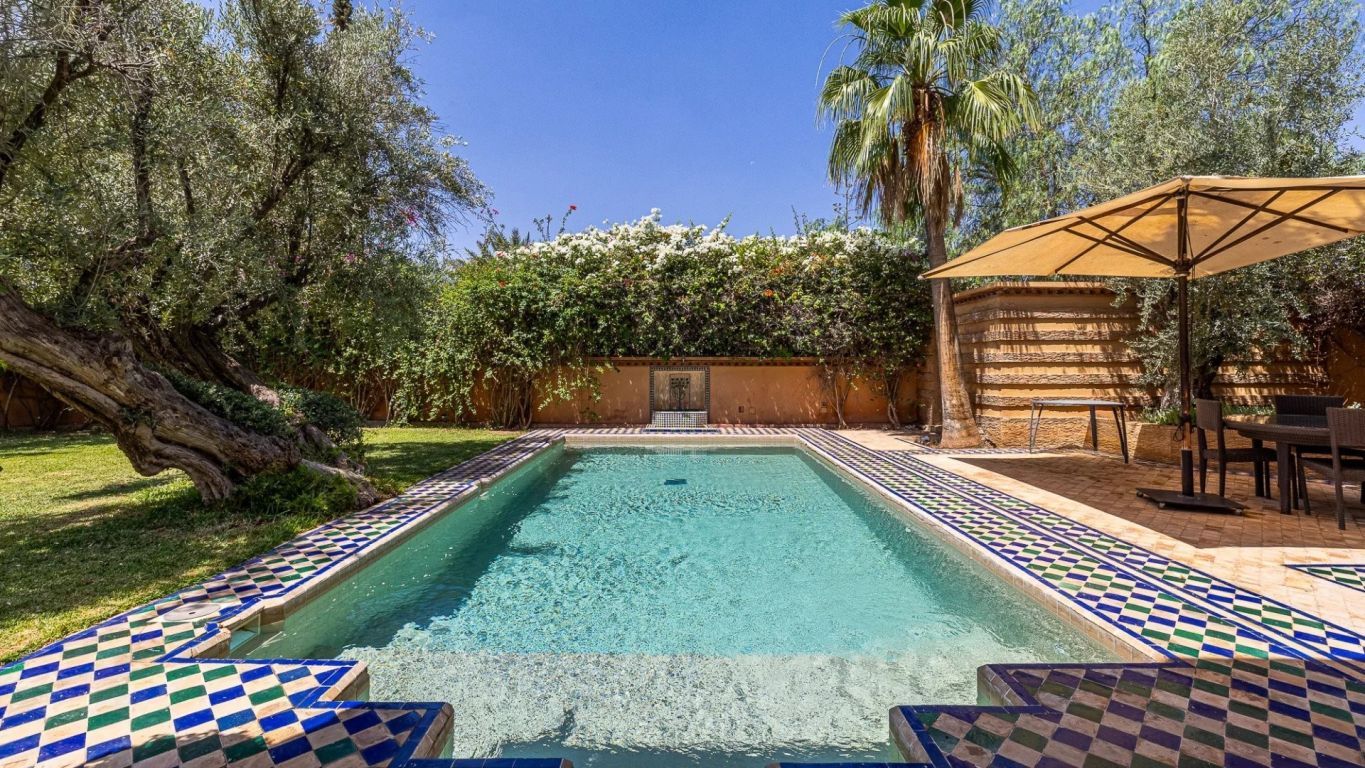 villa 5 rooms for rent on Marrakech (40000) - See details